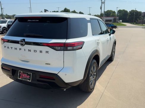 Used 2026 Nissan Pathfinder S AWD/4WD image 8