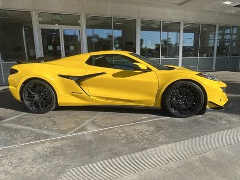 Used 2025 Chevrolet Corvette Z06 w/ Z07 Performance Package image 8