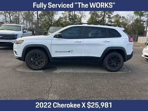 Used 2022 Jeep Cherokee Latitude w/ Sun & Sound Group image 2