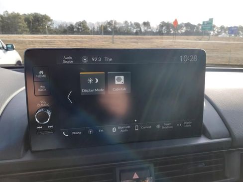 Used 2025 Honda Pilot TrailSport image 20