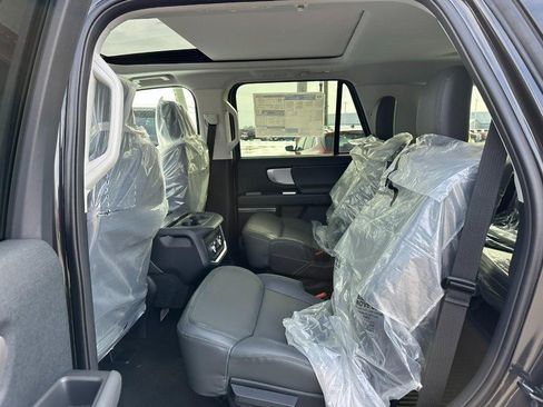 New 2026 Ford Expedition Active image 4