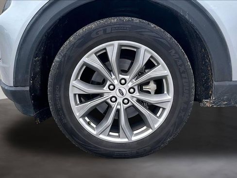 Used 2022 Ford Explorer XLT w/ Equipment Group 202A AWD/4WD image 32