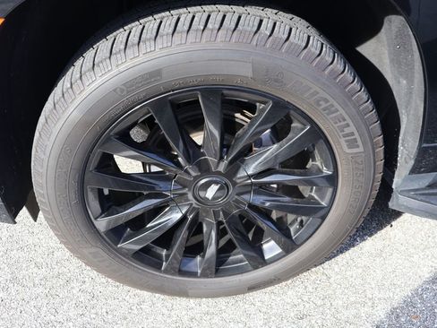 Used 2022 Cadillac Escalade Luxury image 4