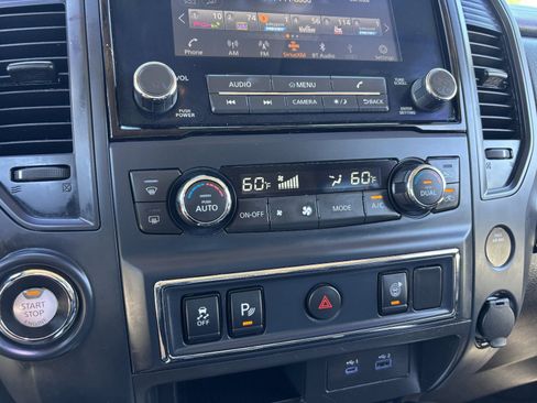 Used 2023 Nissan Titan SV w/ SV Convenience Package RWD image 25