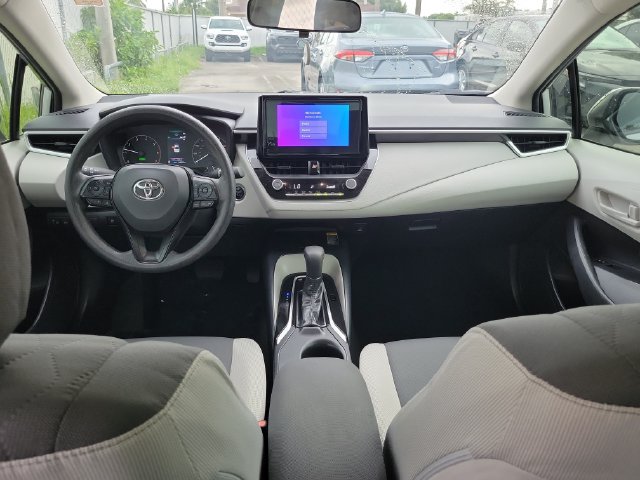 Used 2025 Toyota Corolla LE w/ LE Premium Package FWD image 9