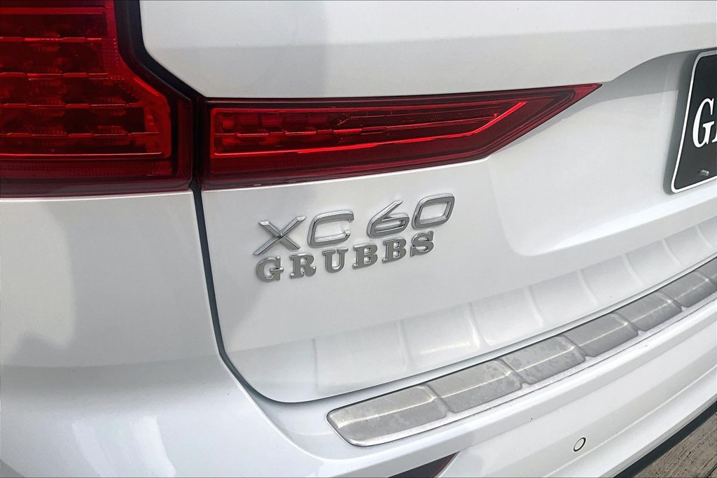 Certified 2024 Volvo XC60 B5 Ultimate w/ Protection Package Premier AWD/4WD image 43