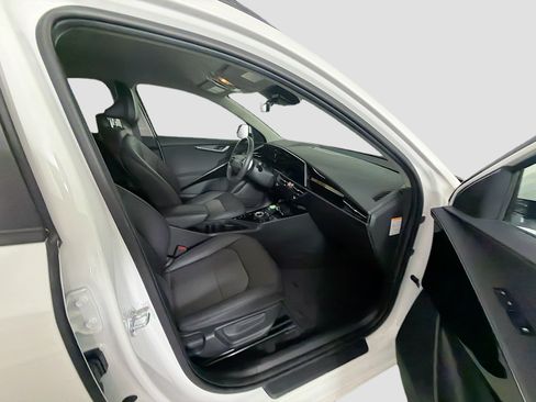 Used 2023 Kia Niro Wind w/ Wind Preserve Package FWD image 31