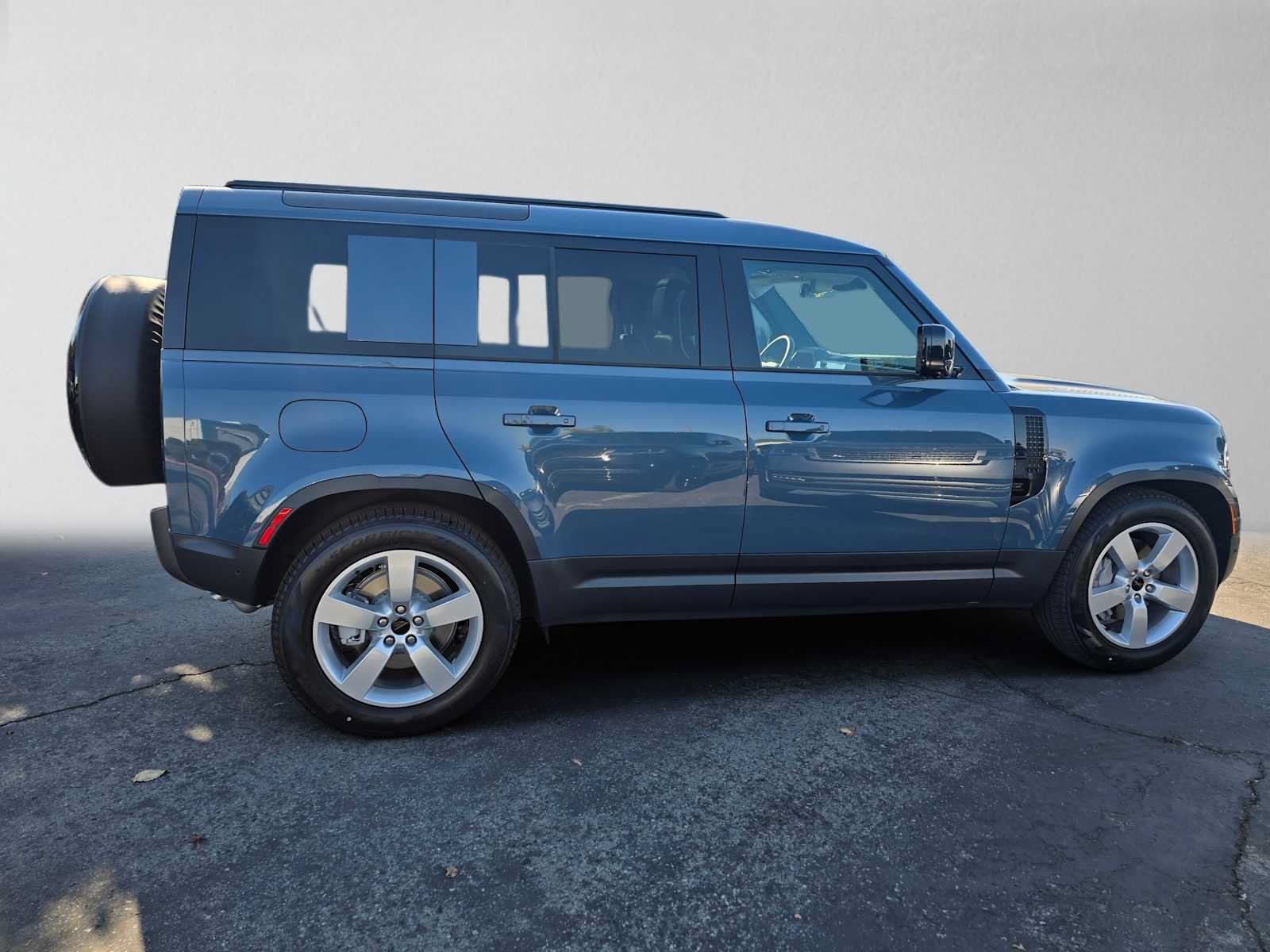 New 2026 Land Rover Defender 110 S AWD/4WD image 6