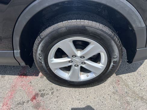 Used 2016 Toyota RAV4 XLE FWD image 10