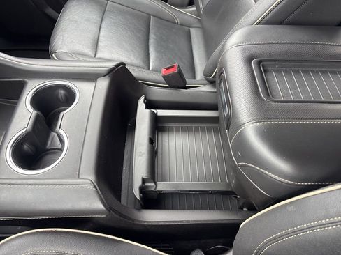 Used 2023 Chevrolet Suburban Premier AWD/4WD image 61