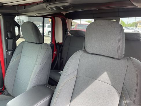 New 2025 Jeep Gladiator Sport AWD/4WD image 13