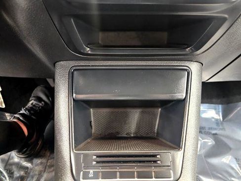 Used 2018 Volkswagen Tiguan Limited image 13