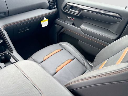 Used 2025 GMC Sierra 1500 AT4 image 24