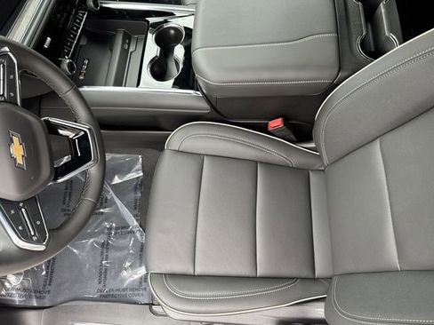 New 2026 Chevrolet Suburban Premier AWD/4WD image 23