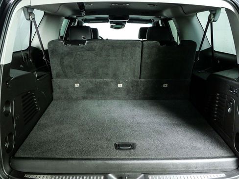 Used 2015 Chevrolet Suburban LTZ RWD image 31