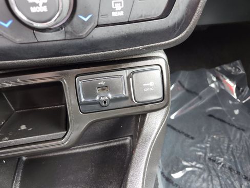 Used 2020 Jeep Renegade Latitude FWD image 8