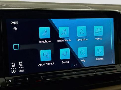 Certified 2025 Volkswagen Atlas Cross Sport SE AWD/4WD image 17