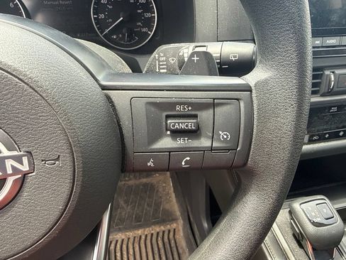 Used 2023 Nissan Pathfinder S AWD/4WD image 17