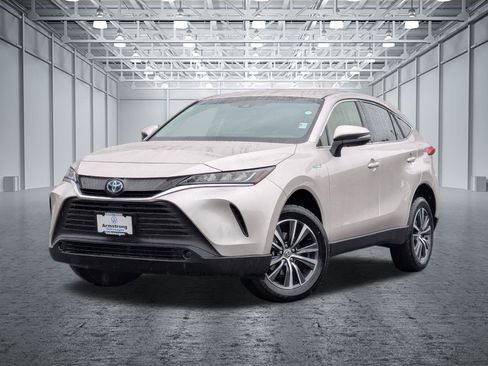 Used 2021 Toyota Venza LE AWD/4WD image 1