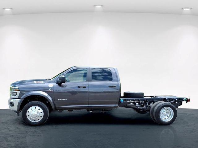 New 2026 RAM 4500 4x4 Crew Cab DRW image 5