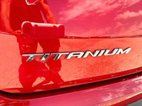 Used 2023 Ford Edge Titanium AWD/4WD image 10