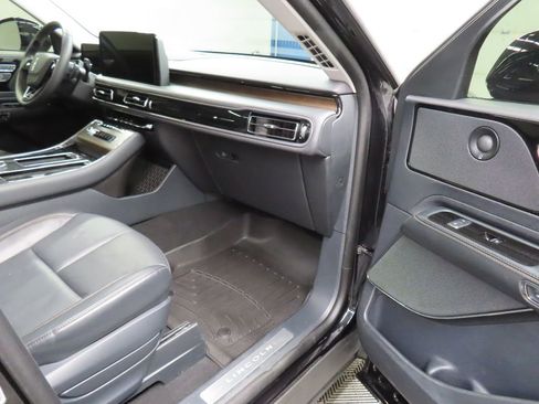 Used 2025 Lincoln Aviator Reserve w/ Jet Appearance Package image 37