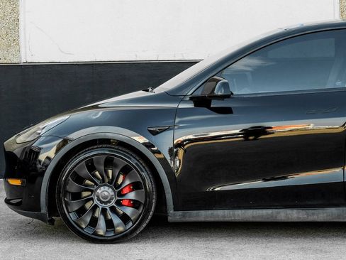 Used 2022 Tesla Model Y Performance AWD/4WD image 18