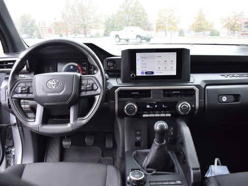 Used 2024 Toyota Tacoma SR image 30