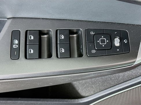 Used 2022 Kia EV6 Wind w/ Wind Technology Package image 15