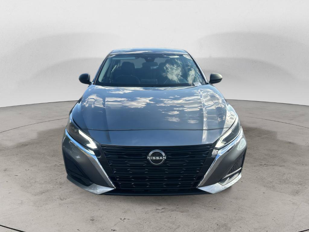 Used 2024 Nissan Altima 2.5 SV FWD image 8