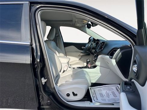 Used 2019 Jeep Cherokee Limited w/ Technology Group image 15