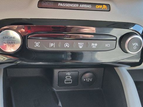 Used 2024 Ford Escape Platinum w/ Premium Technology Package AWD/4WD image 20