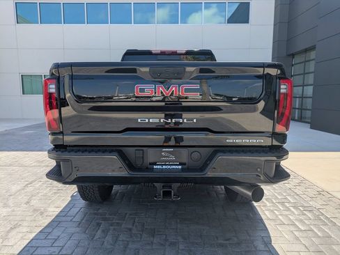 Used 2025 GMC Sierra 2500 Denali w/ Denali Reserve Package AWD/4WD image 6