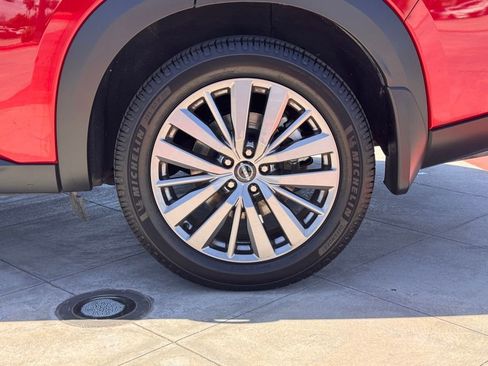 Certified 2023 Nissan Pathfinder SL w/ SL Premium Package FWD image 10