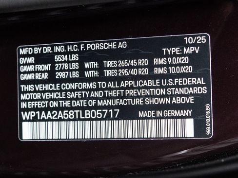 Used 2026 Porsche Macan AWD/4WD image 38