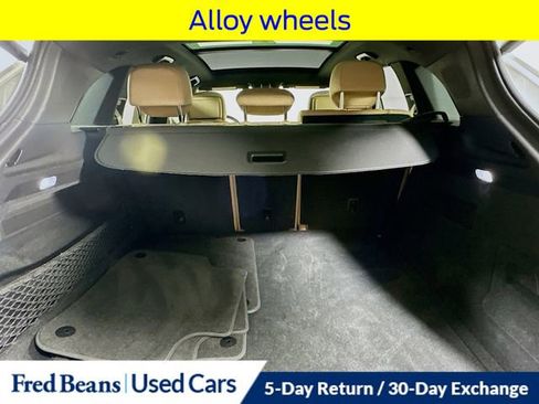 Used 2023 Porsche Cayenne Platinum Edition image 32