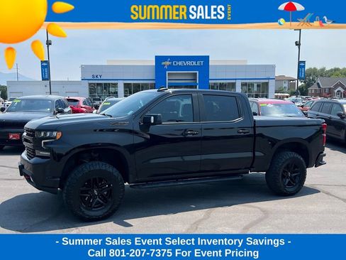 Used 2022 Chevrolet Silverado 1500 LT Trail Boss w/ LT Trail Boss Premium Package AWD/4WD image 1