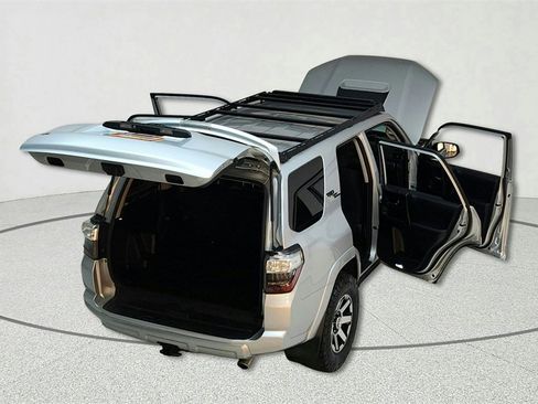 Used 2018 Toyota 4Runner TRD Off-Road image 19