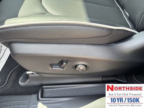 New 2026 Chrysler Pacifica Limited w/ Uconnect Theater Family Group FWD image 17