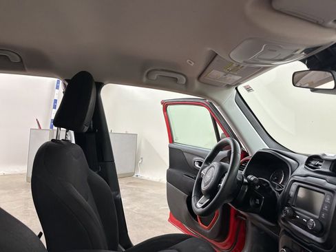 Used 2020 Jeep Renegade Sport image 20