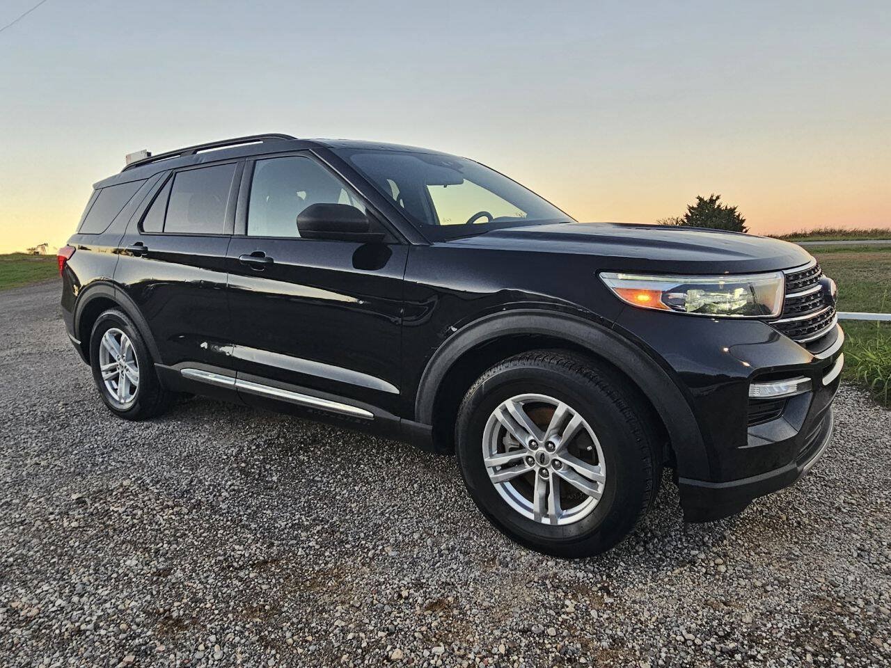 Used 2020 Ford Explorer XLT w/ Equipment Group 202A RWD image 6
