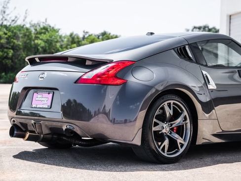 Used 2010 Nissan 370Z Touring w/ Sport Pkg RWD image 55