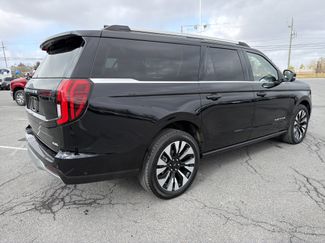 Used 2025 Ford Expedition Max Platinum w/ Driver's Package video 3