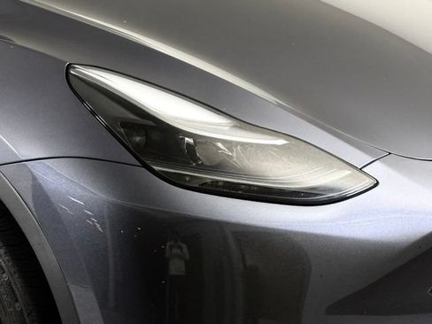 Used 2023 Tesla Model Y Long Range AWD/4WD image 13