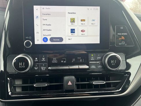 Used 2024 Toyota Highlander LE image 24