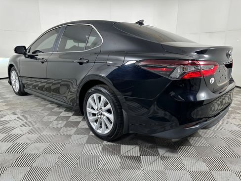 Used 2022 Toyota Camry LE image 3