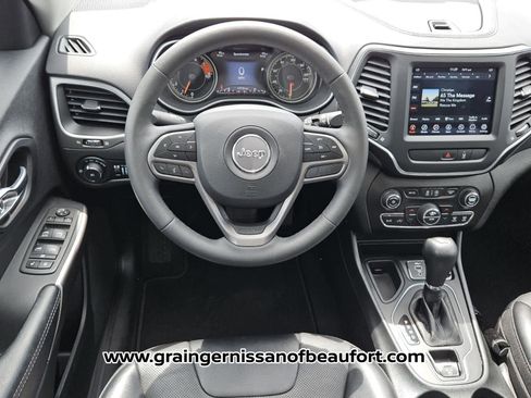 Used 2022 Jeep Cherokee Latitude Lux w/ Sun & Sound Group FWD image 5