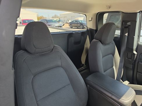 Used 2022 Chevrolet Colorado LT w/ Fleet Safety Package image 5