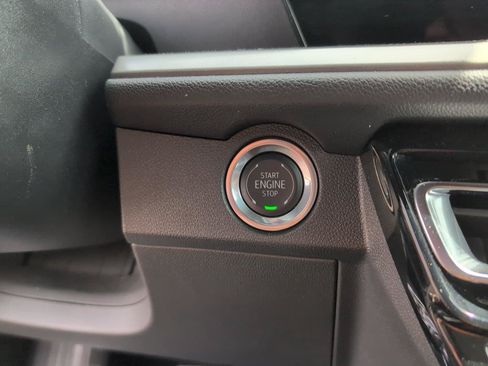 Certified 2026 Chevrolet Traverse LT FWD image 21