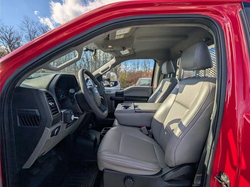 Used 2017 Ford F550 4x4 Regular Cab Super Duty image 15